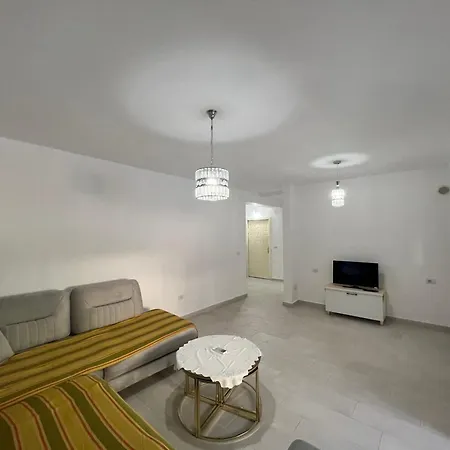 Family Serenity Apartmán Orikumi
